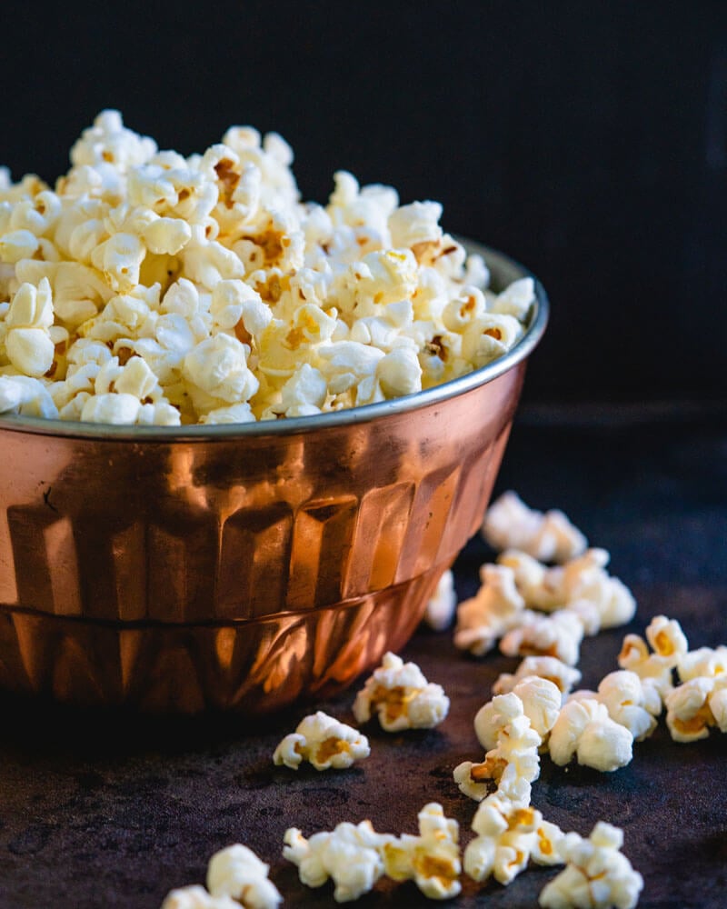 Step by step instructions for how to make popcorn