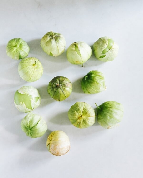 Black Bean & Roasted Tomatillo Soup | Roasting tomatillos | tomatillos
