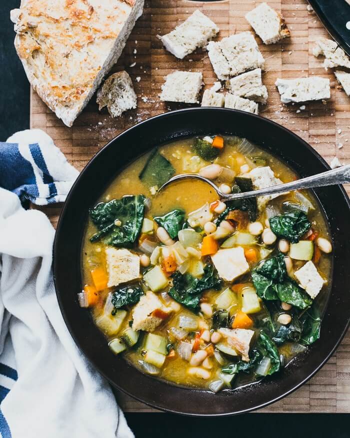 Ribollita (Tuscan Vegetable Stew) 