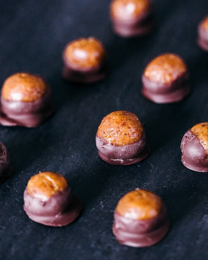 Buckeye balls recipe | Peanut butter buckeyes | Chocolate peanut butter balls healthy