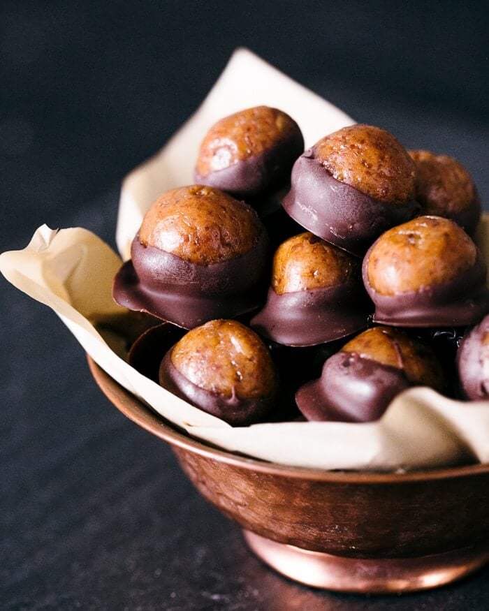 Buckeye balls recipe | Peanut butter buckeyes | Chocolate peanut butter balls healthy