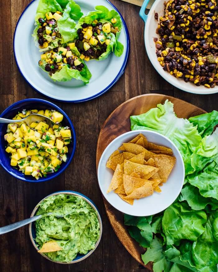Vegetarian Lettuce Wraps | Vegan lettuce wraps with chipotle black bean filling
