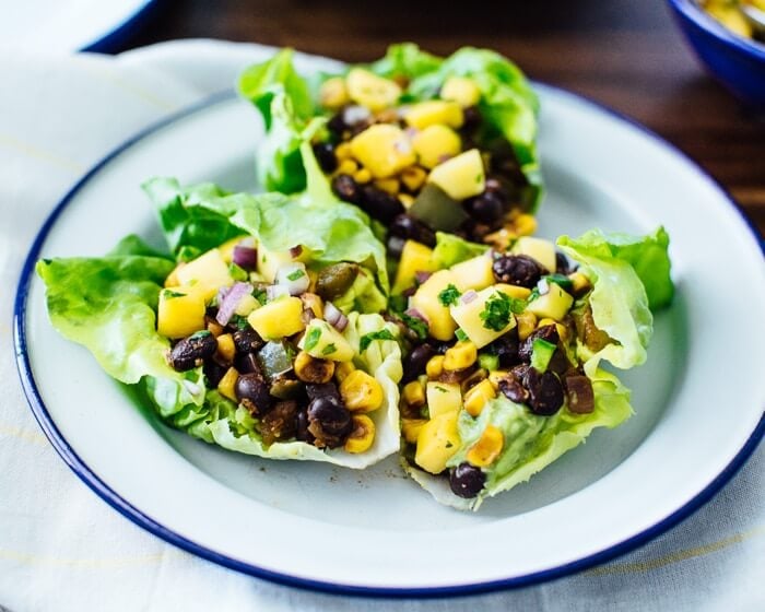 Vegetarian Lettuce Wraps | Vegan lettuce wraps with chipotle black bean filling