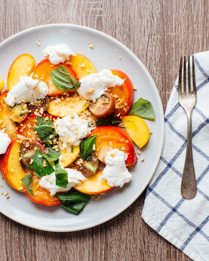 Peach & burrata caprese salad | peach burrata salad