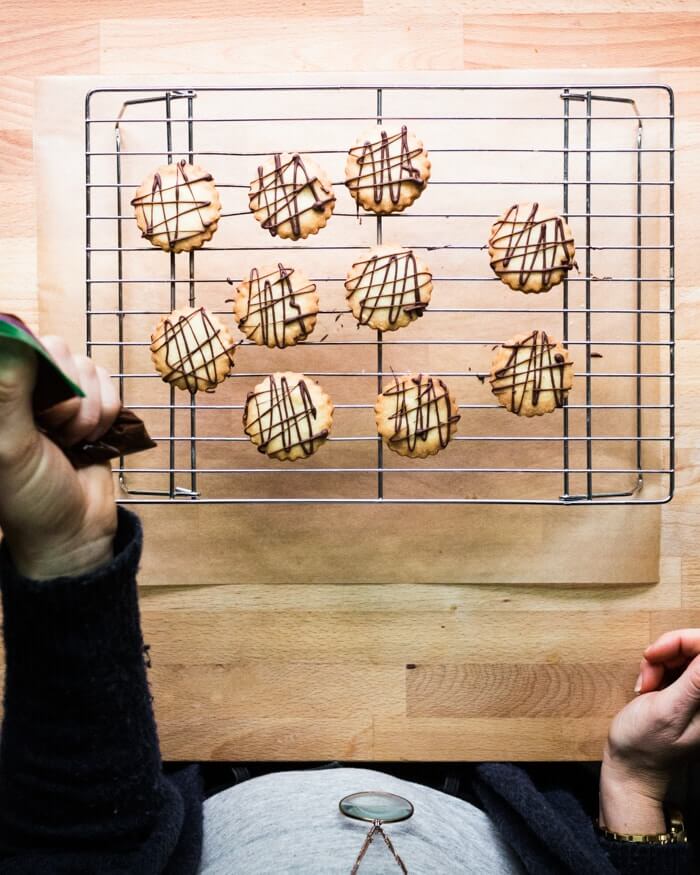 How to make shortbread cookies | Chocolate drizzle for cookies