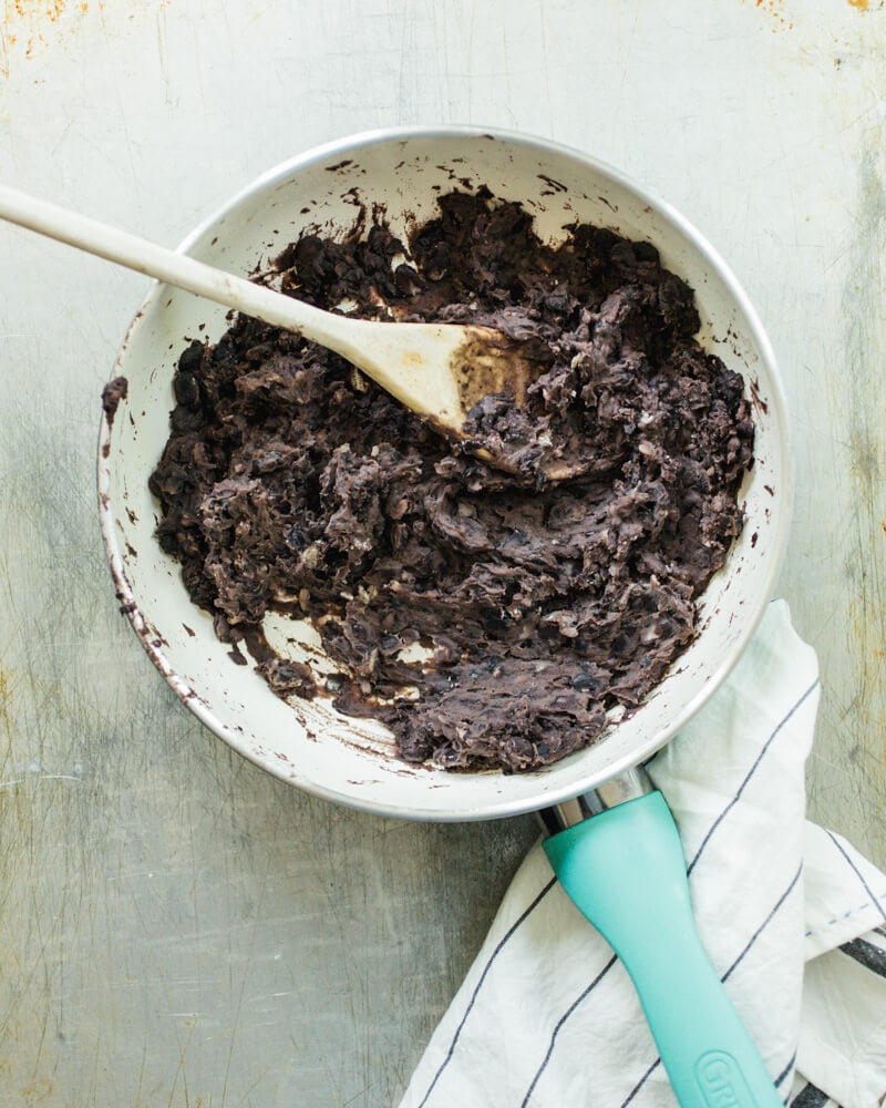 Refried black beans recipe | How to make refried black beans