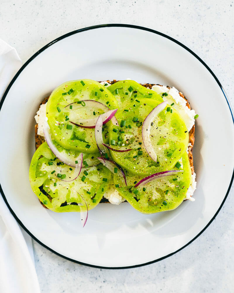 Green tomato toast 