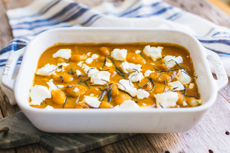 Baked gnocchi with goat cheese