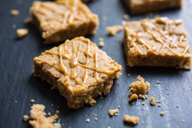 Maple vegan blondies