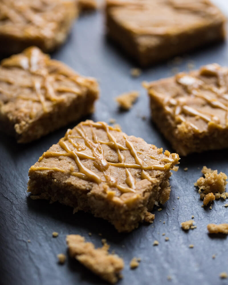 Maple vegan blondies