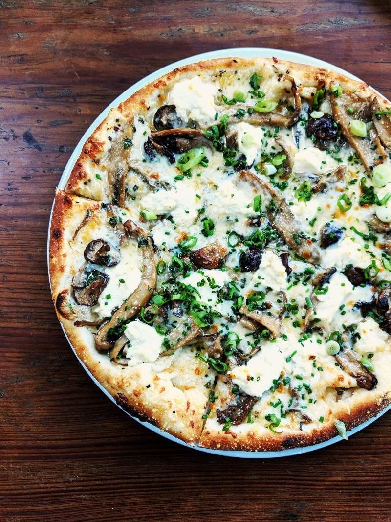 Mushroom pizza