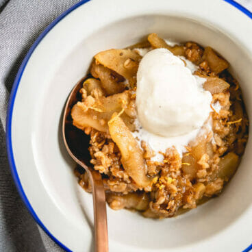 Instant Pot apple crisp with granola | Instant Pot desserts