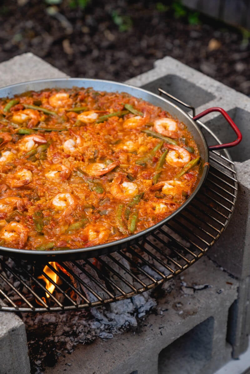 Open fire seafood paella recipe | paella de mariscos