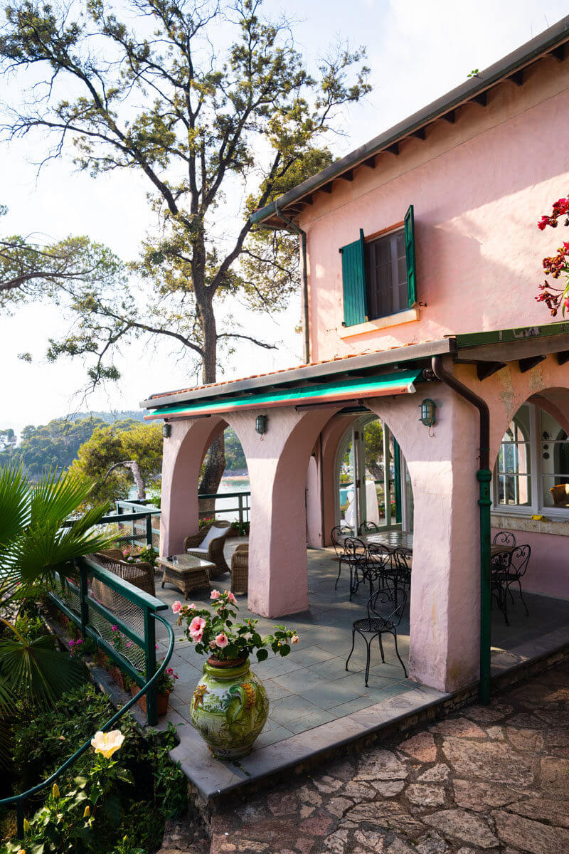 Airbnb Italy l Tellaro Italy | best beaches in Italy | Italy beach towns | Italy for kids | Best places to visit in Italy | Best coastal towns in Italy