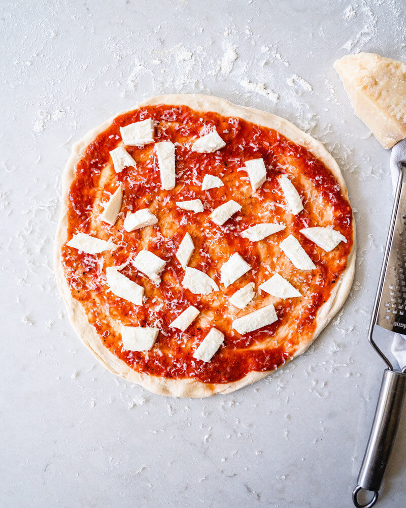 How to stretch pizza dough
