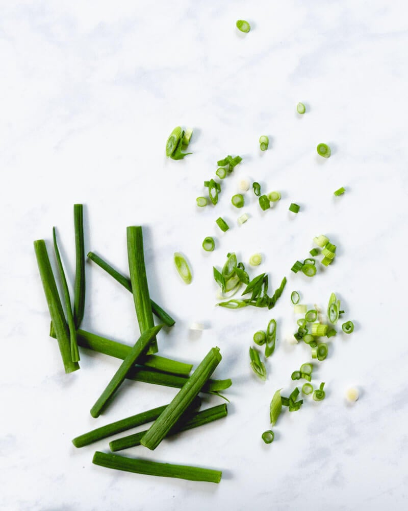 How to cut green onions