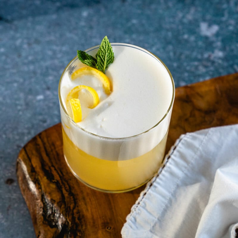 How to make a gin fizz