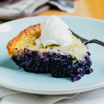 Old Fashioned Blueberry Cobbler