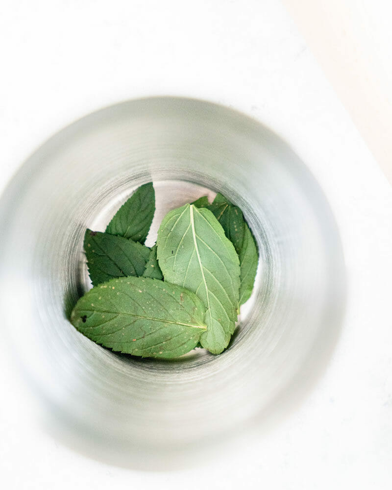 How to muddle mint