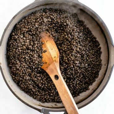 Seasoned black lentils recipe