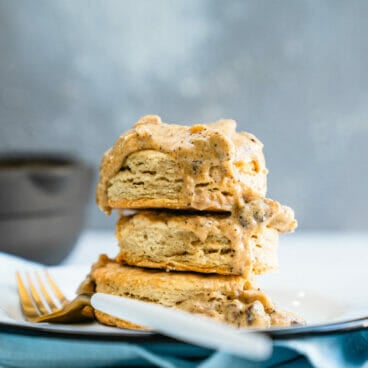 Vegan biscuits and gravy