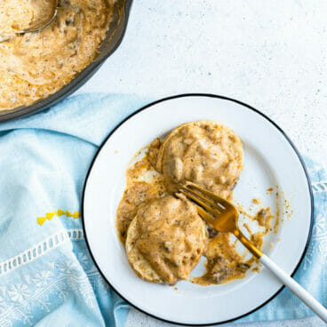Vegan biscuits and gravy