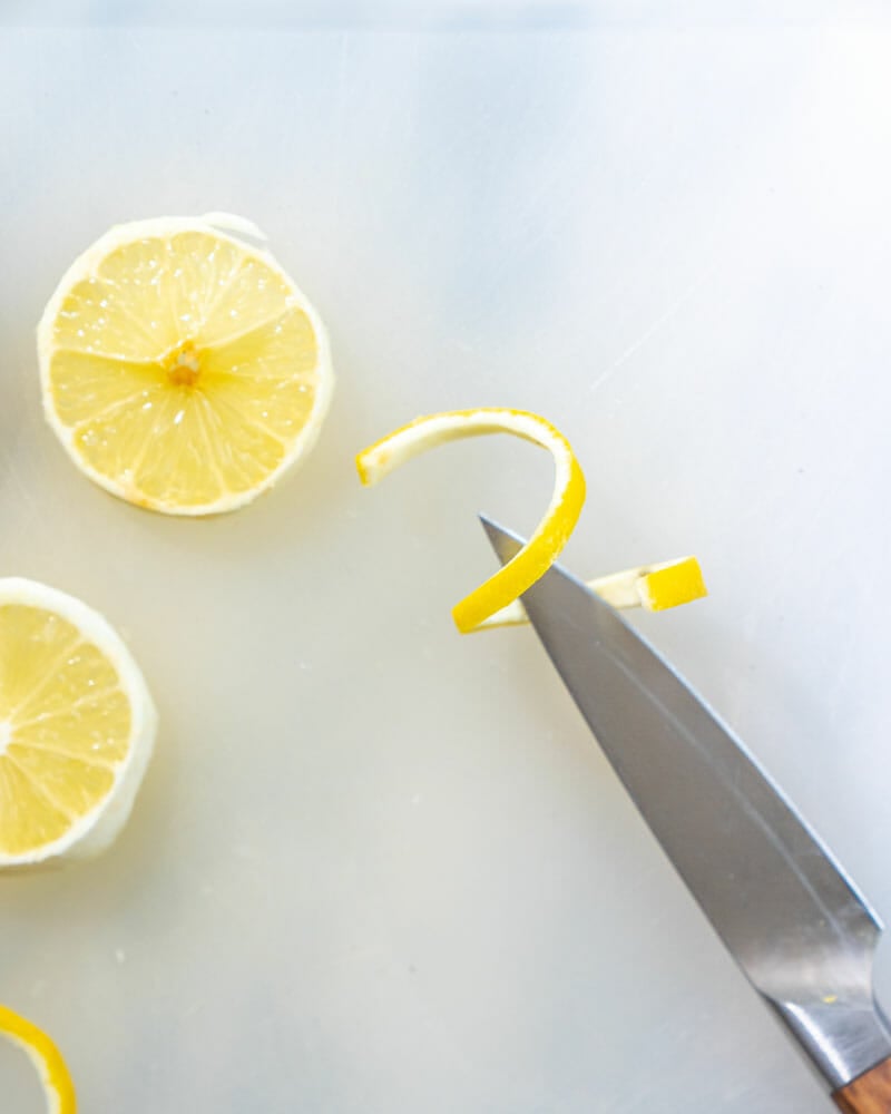 How to make a lemon twist