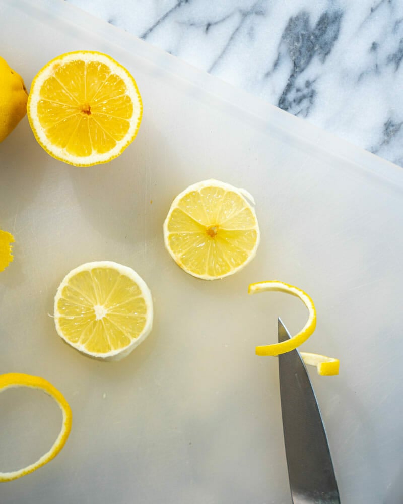 How to make a lemon twist
