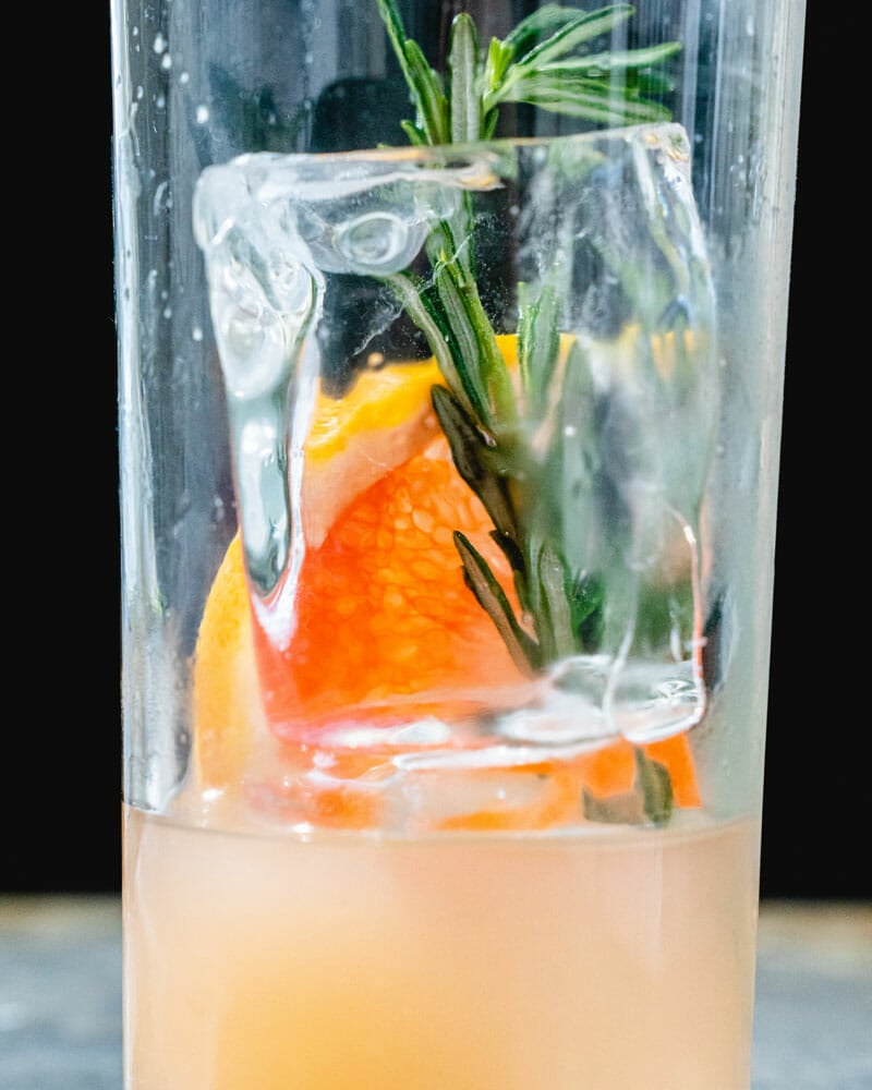 Ice, grapefuit and rosemary