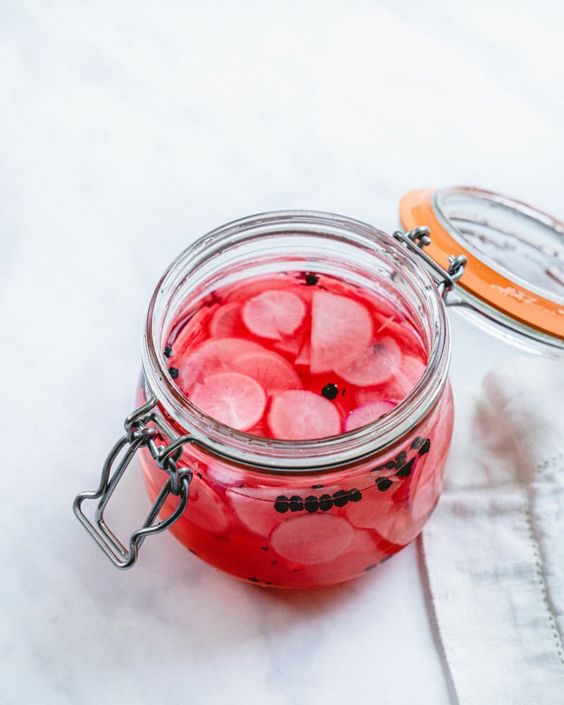 Quick pickled radishes