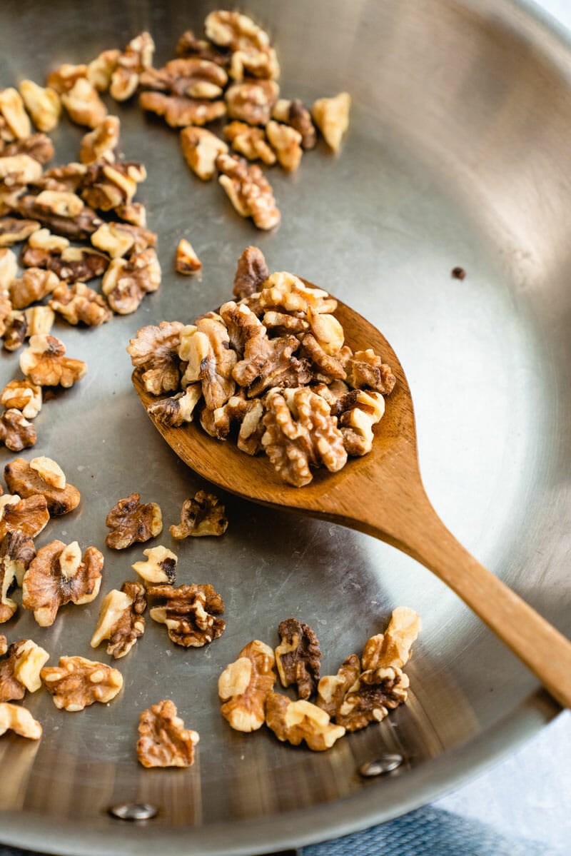 How to toast walnuts on the stove