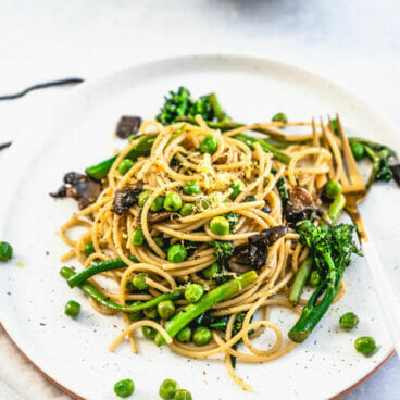 Vegan pasta primavera