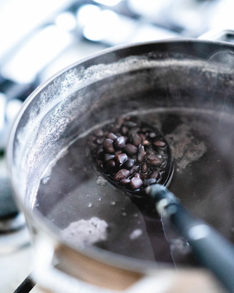 Black beans in pot
