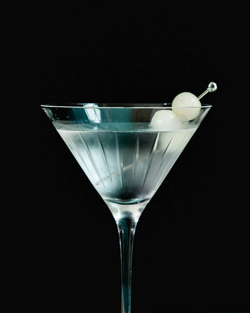 Gibson cocktail with onion garnish