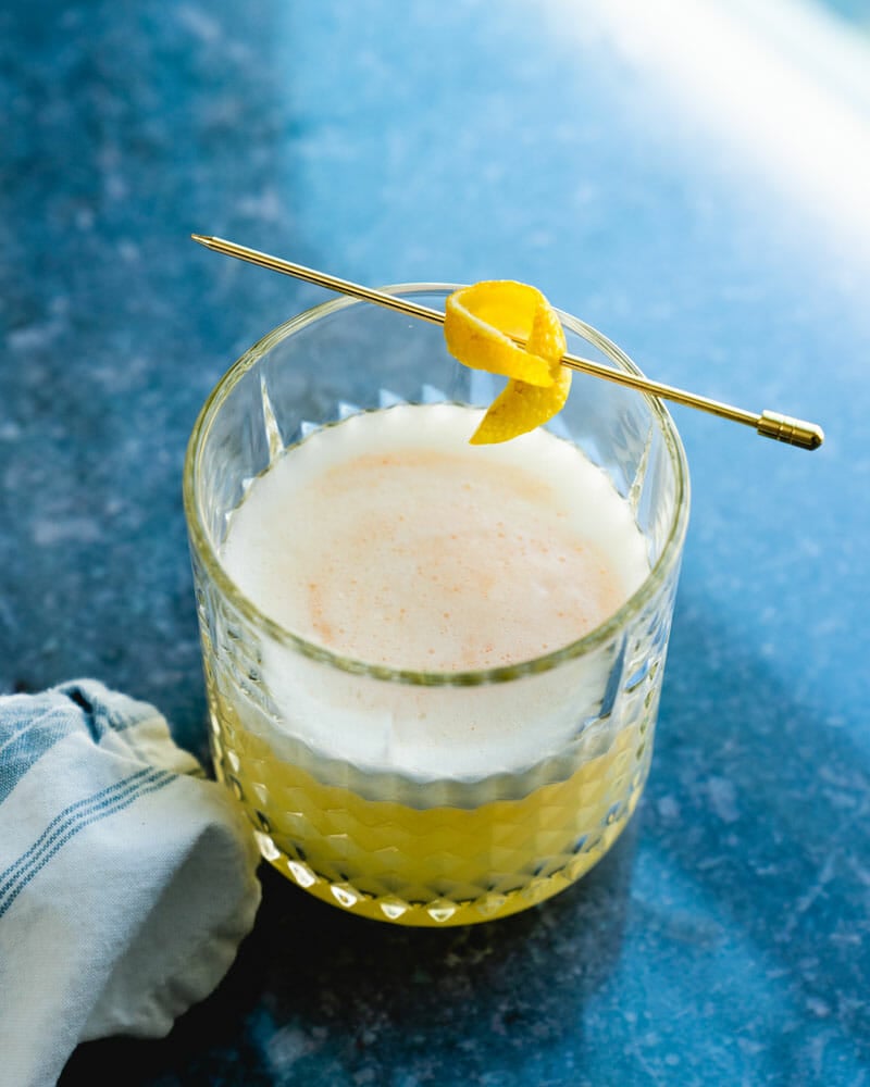 Gin sour