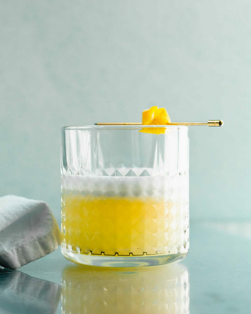 Gin sour