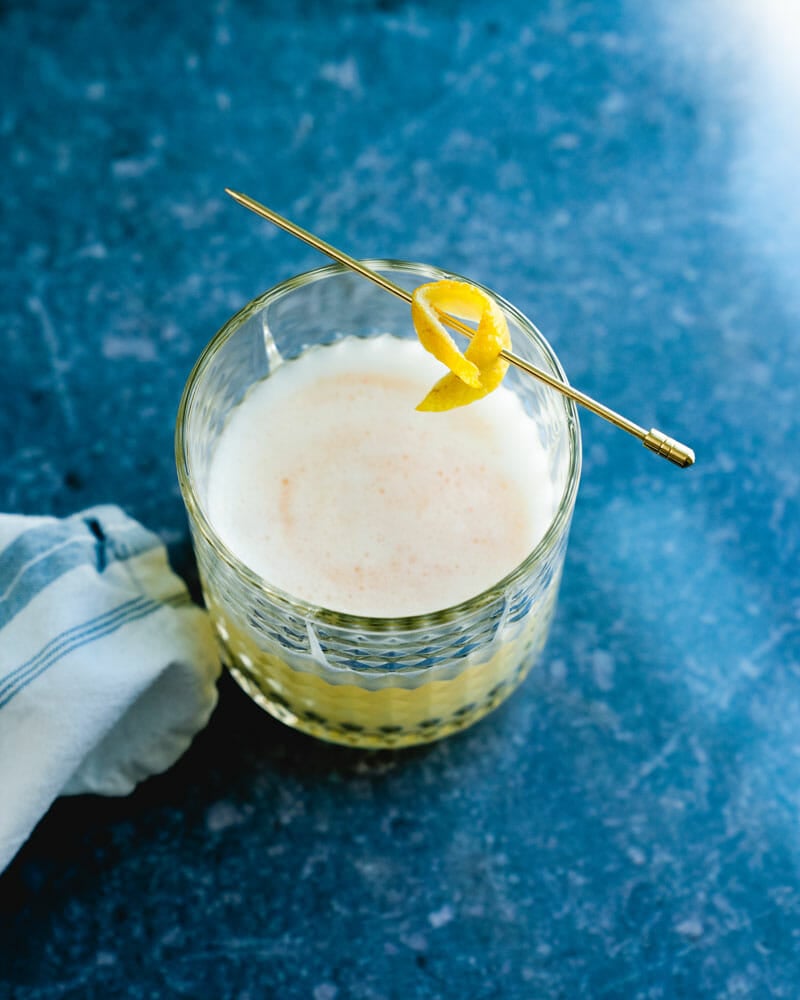 Gin sour
