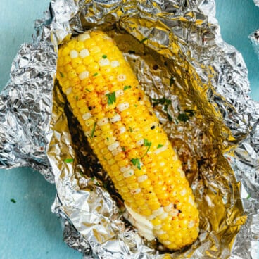 Grilled corn in foil