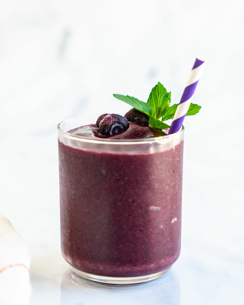 How to make a blueberry banana smoothie