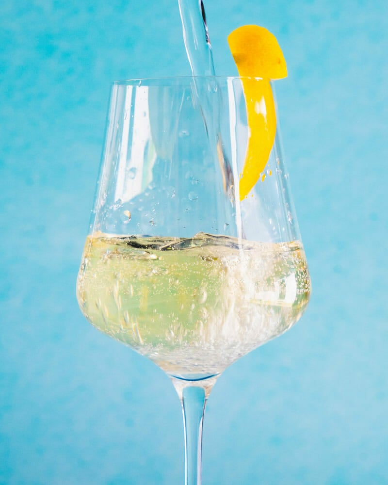 White wine spritzer