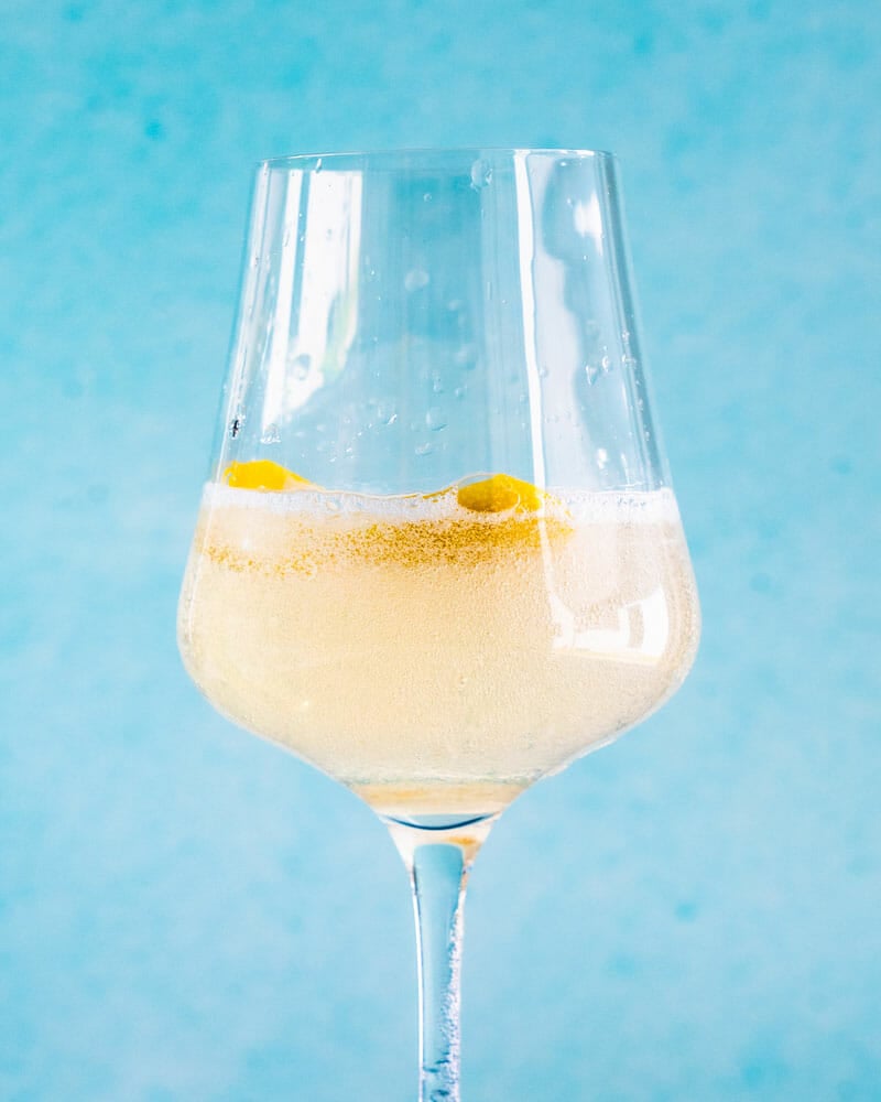 White wine spritzer