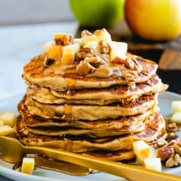 Apple cinnamon pancakes