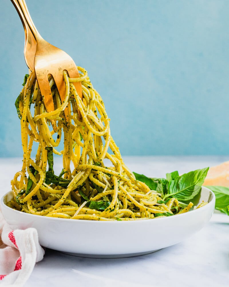 How to make spaghetti pesto