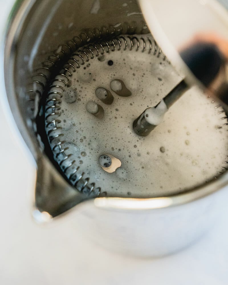 How to froth milk with a French press