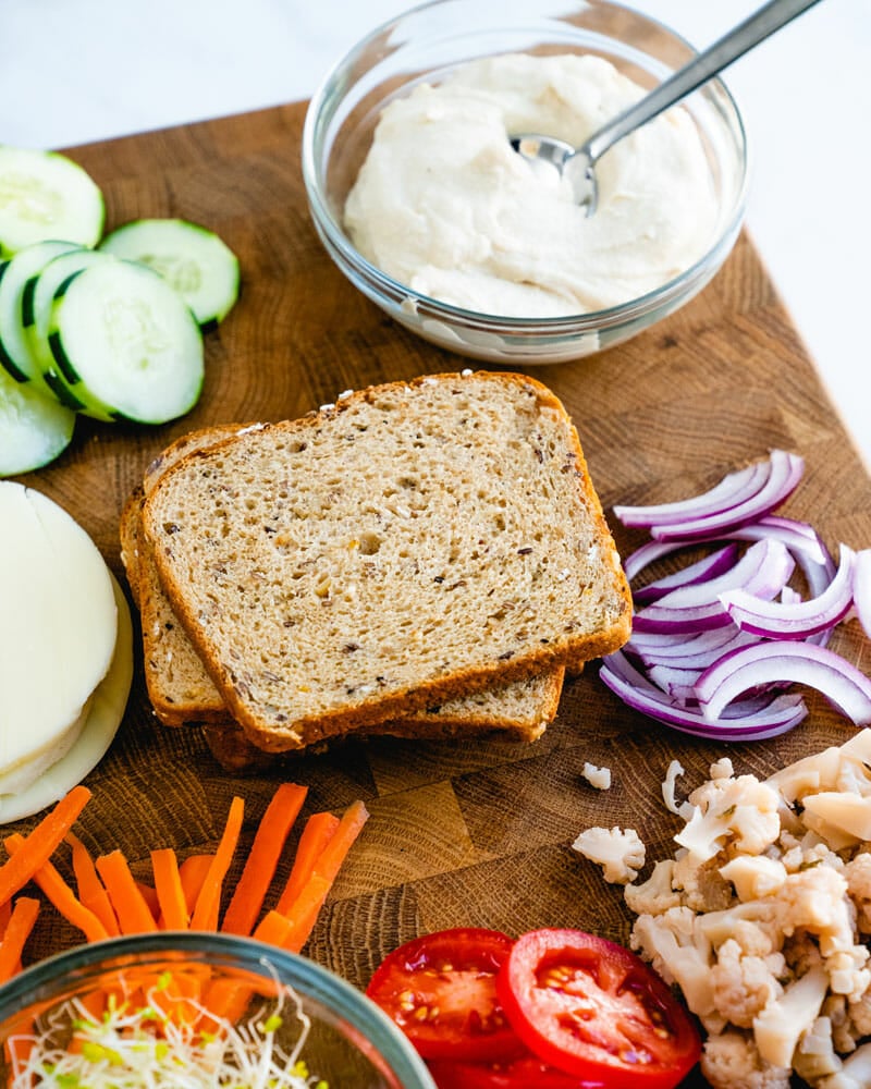 Hummus sandwich ingredients