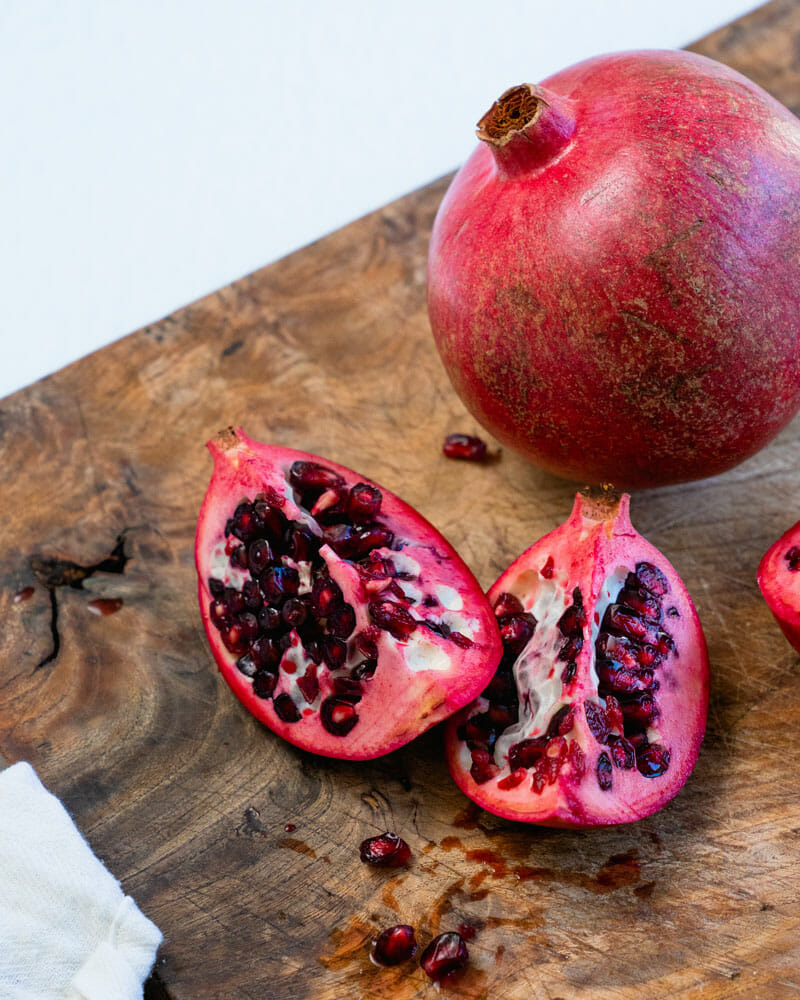 How to cut a pomegranate