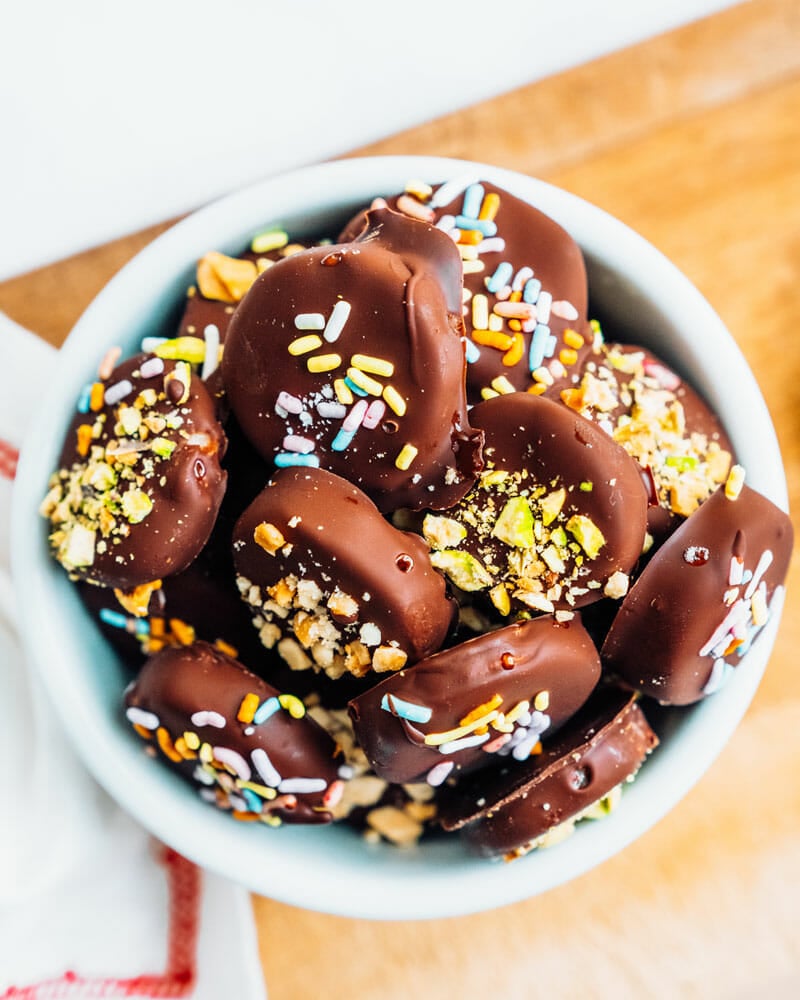 How to make chocolate covered bananas