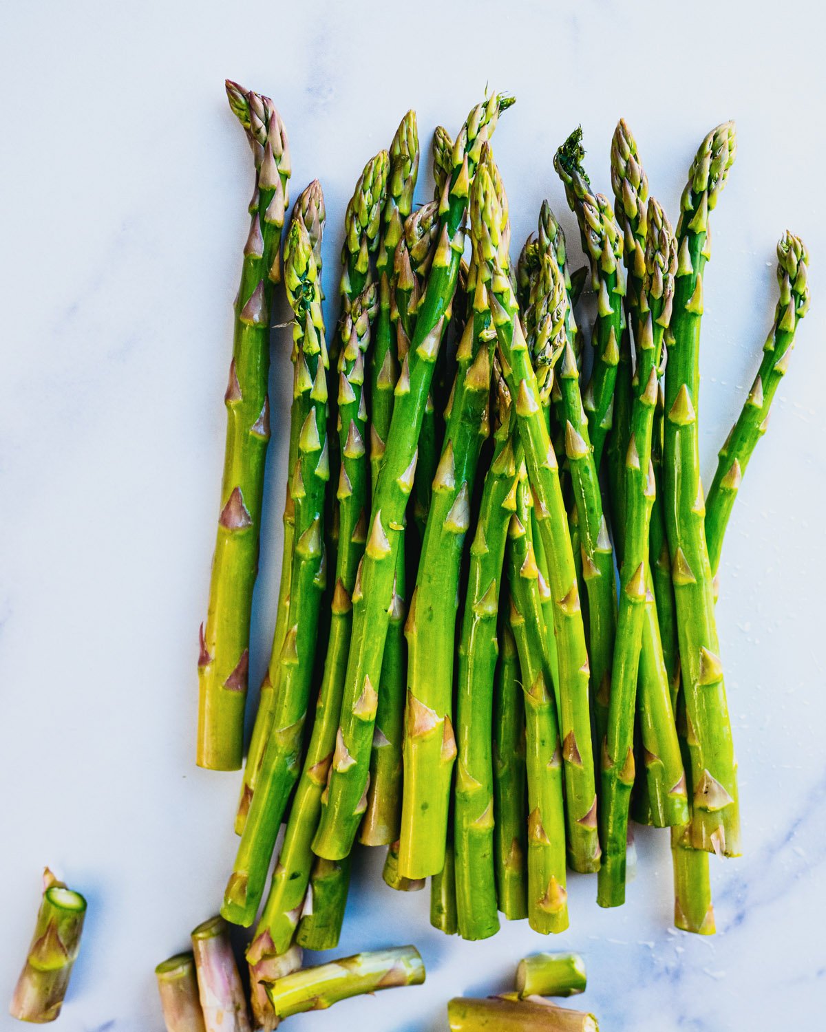 Brunch of asparagus that is trimmed.
