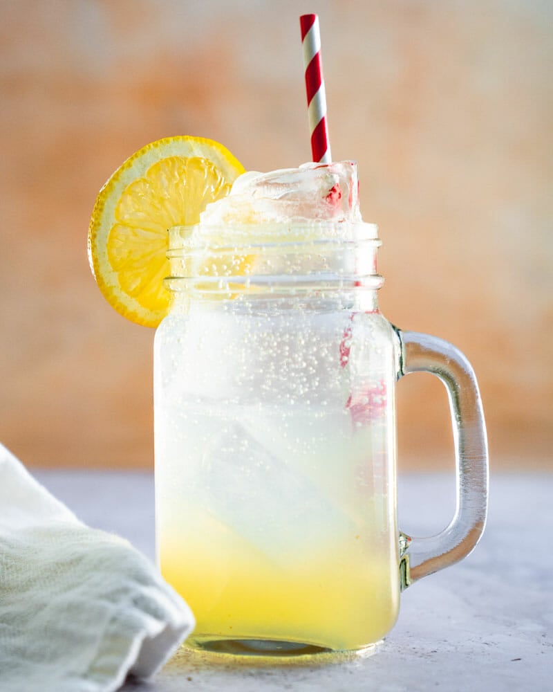 Sparkling lemonade