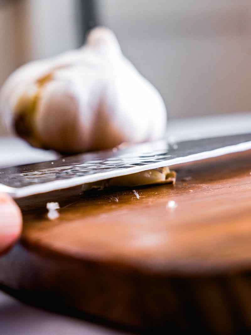 How to crush garlic